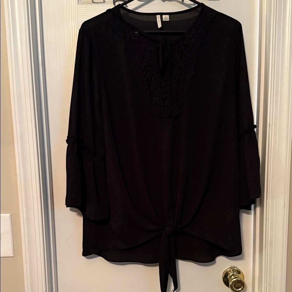 Like New Chic Black Women's Blouse with Tie-Front